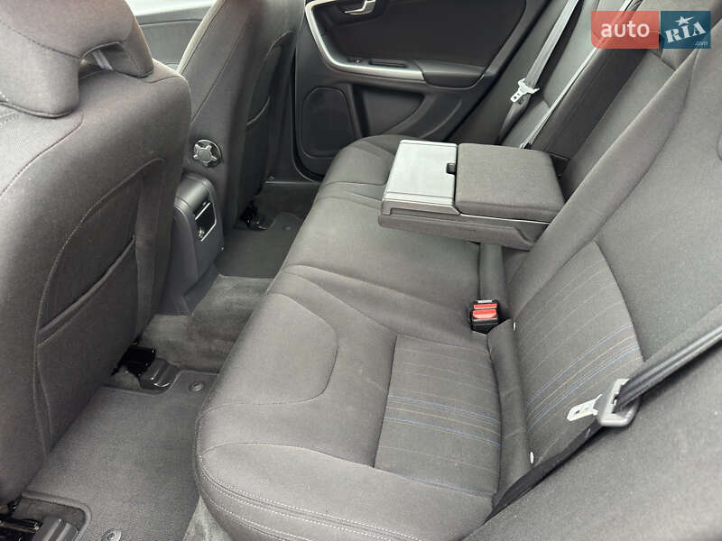 Универсал Volvo V60 2012 в Стрые фото 109 Универсал Volvo V60 2012 в Стрые