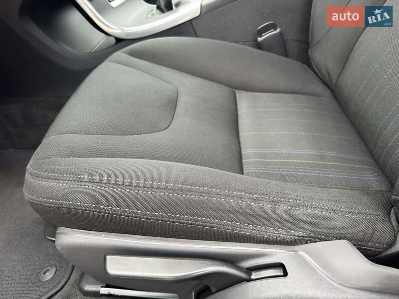 Универсал Volvo V60 2012 в Стрые фото 126 Универсал Volvo V60 2012 в Стрые