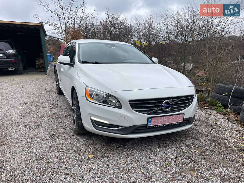 Универсал Volvo V60 2015 в Полтаве