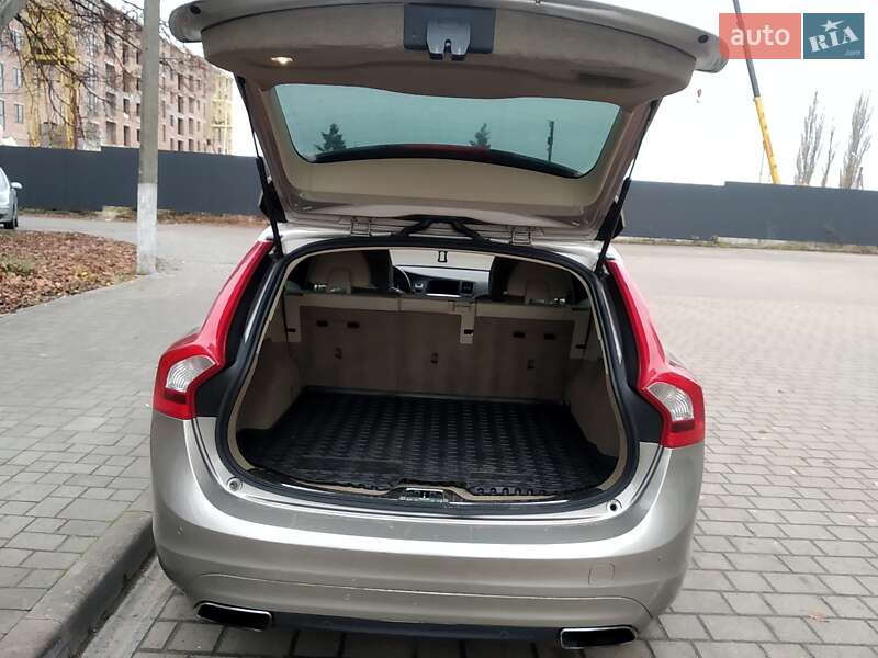 Универсал Volvo V60 2013 в Луцке