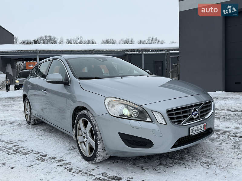 Универсал Volvo V60 2013 в Луцке фото 3 Универсал Volvo V60 2013 в Луцке