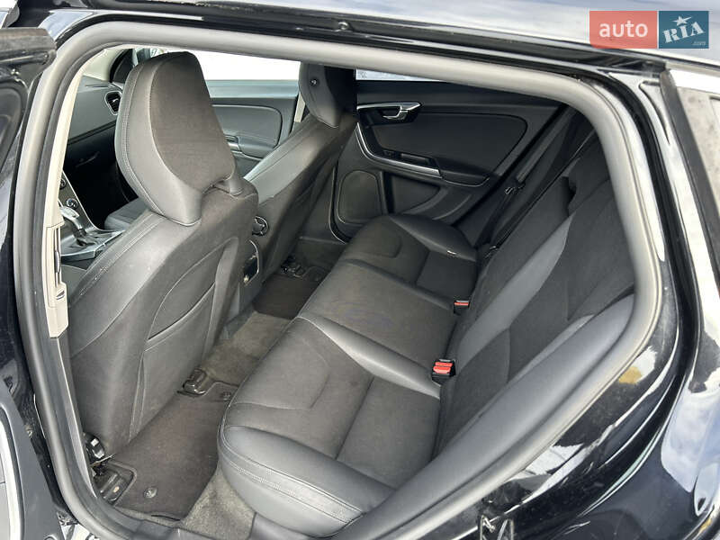 Универсал Volvo V60 2013 в Калуше