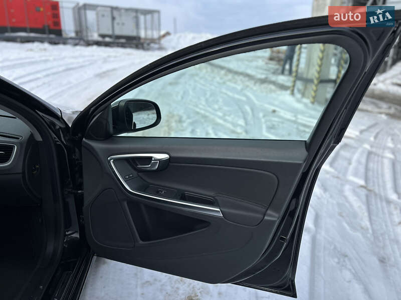 Универсал Volvo V60 2013 в Калуше