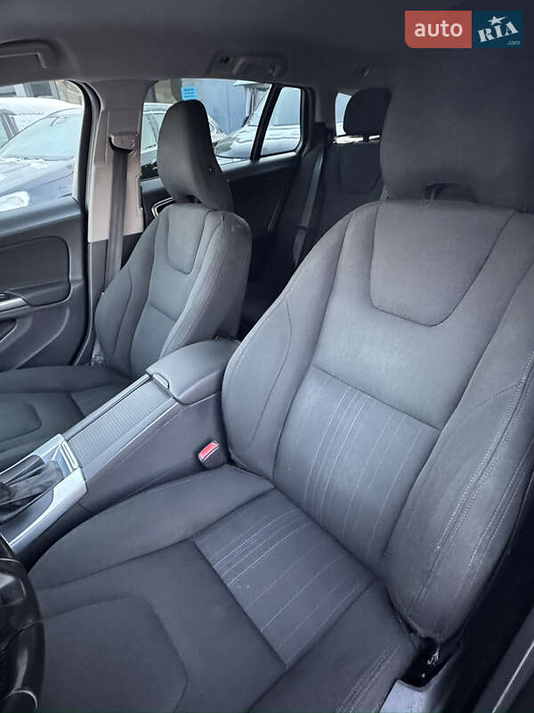 Универсал Volvo V60 2012 в Киеве