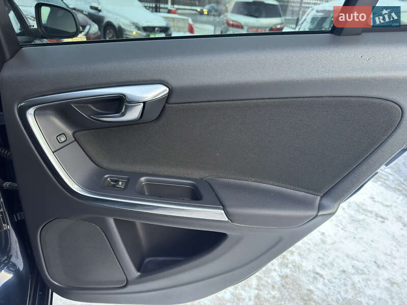 Универсал Volvo V60 2012 в Киеве