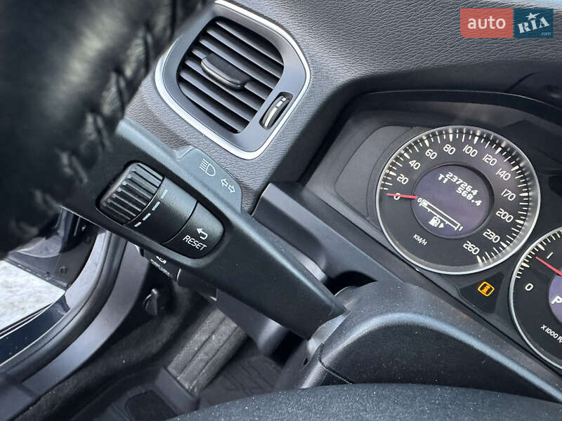 Универсал Volvo V60 2012 в Киеве