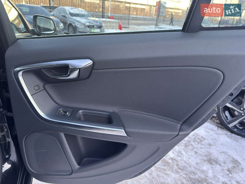 Универсал Volvo V60 2011 в Киеве