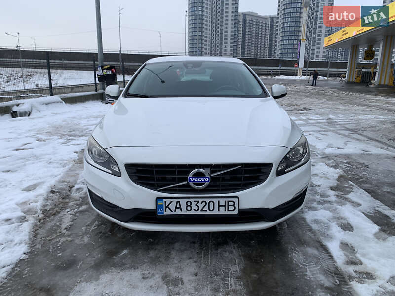 Универсал Volvo V60 2016 в Киеве фото 4 Универсал Volvo V60 2016 в Киеве