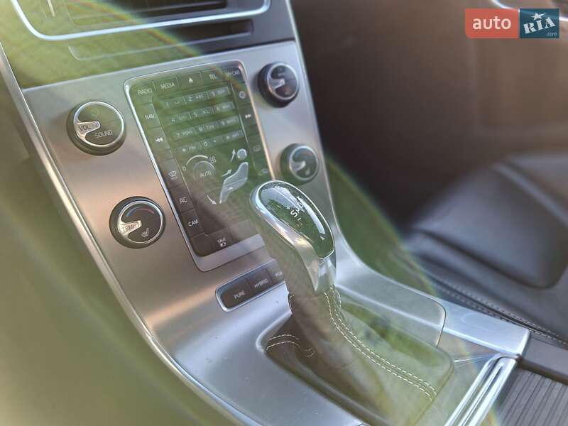 Универсал Volvo V60 2014 в Ровно фото 27 Универсал Volvo V60 2014 в Ровно
