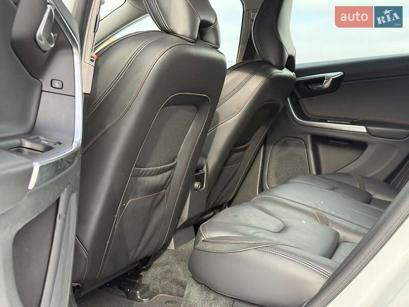 Универсал Volvo V60 2015 в Бродах фото 35 Универсал Volvo V60 2015 в Бродах