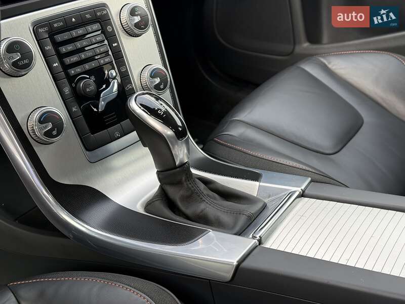 Универсал Volvo V60 2015 в Бродах фото 42 Универсал Volvo V60 2015 в Бродах