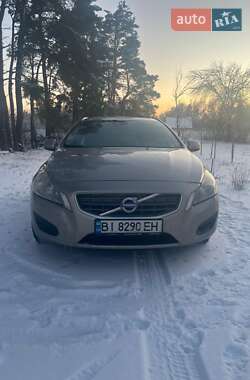 Универсал Volvo V60 2012 в Карловке
