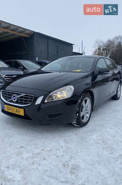 Універсал Volvo V60 2013 в Луцьку