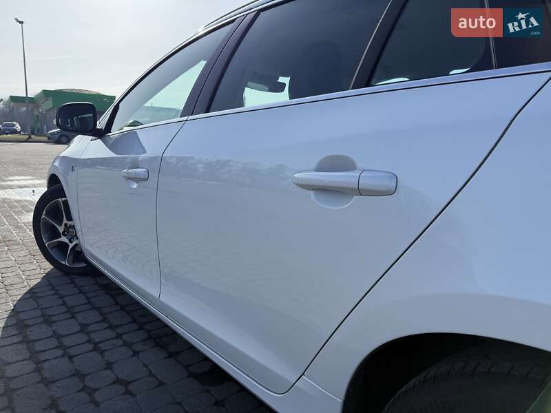 Универсал Volvo V60 2015 в Бродах фото 23 Универсал Volvo V60 2015 в Бродах