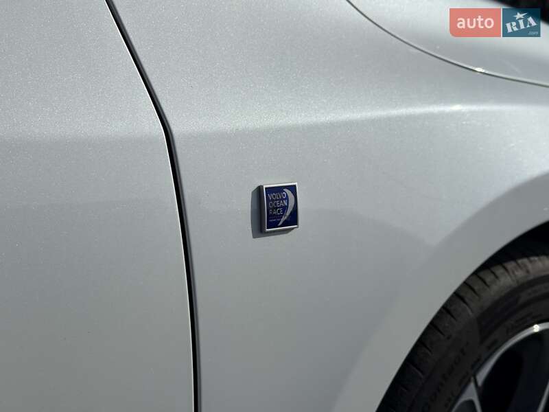 Универсал Volvo V60 2015 в Бродах фото 41 Универсал Volvo V60 2015 в Бродах