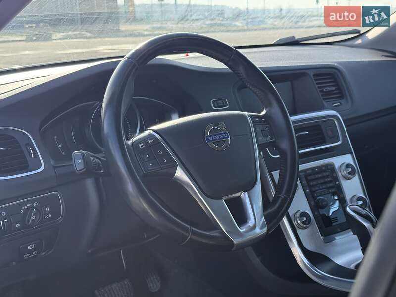 Универсал Volvo V60 2015 в Бродах фото 50 Универсал Volvo V60 2015 в Бродах