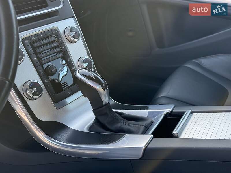 Универсал Volvo V60 2015 в Бродах фото 54 Универсал Volvo V60 2015 в Бродах