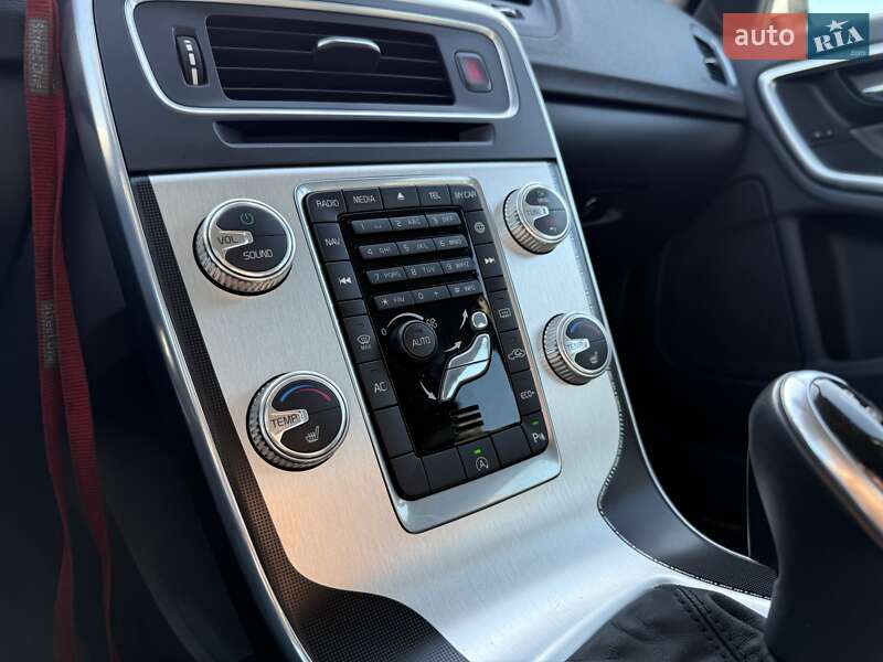 Универсал Volvo V60 2015 в Бродах фото 58 Универсал Volvo V60 2015 в Бродах