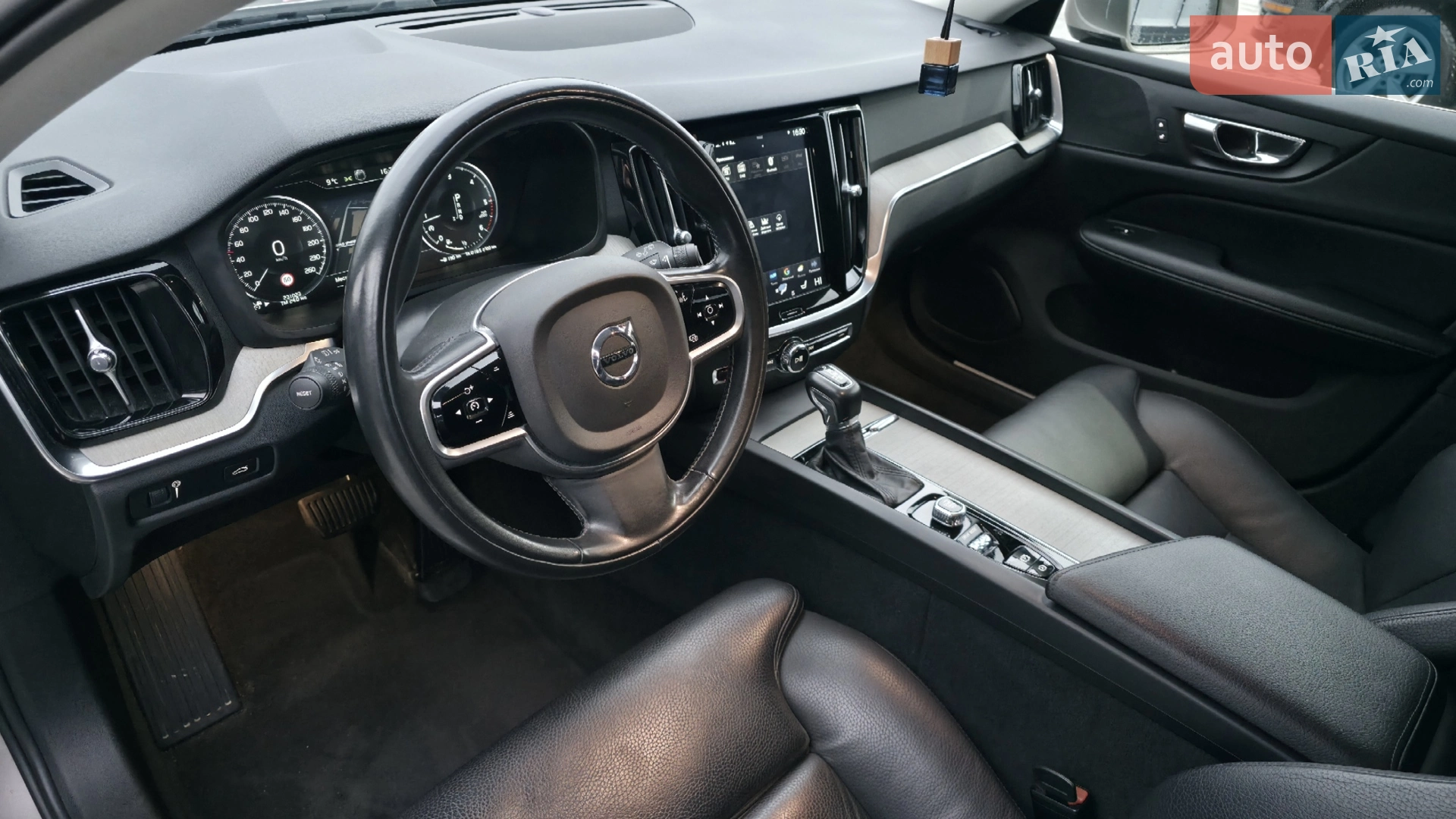 2019 Volvo V60 - мініатюра 9