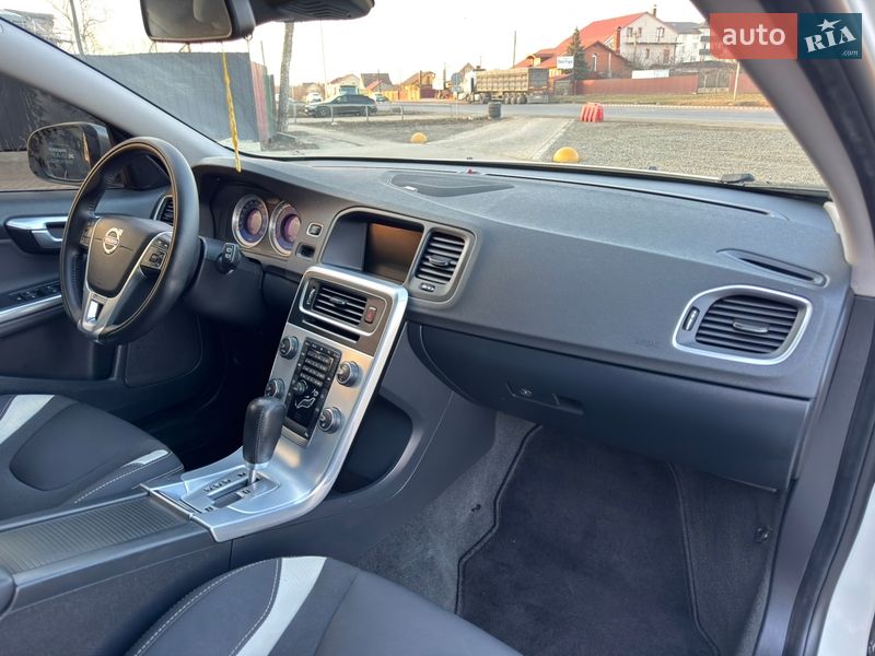 Универсал Volvo V60 2011 в Луцке