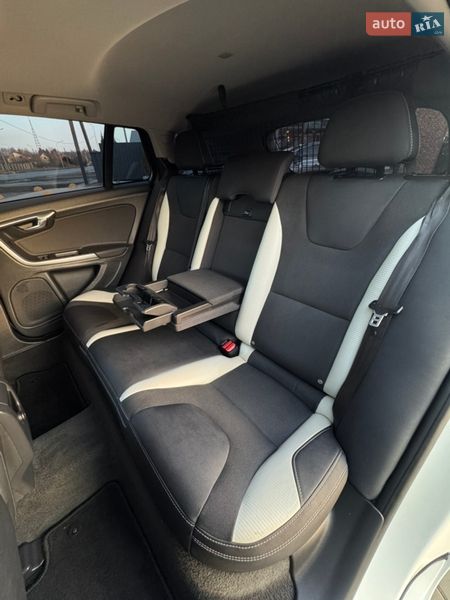 Универсал Volvo V60 2011 в Луцке