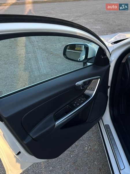 Універсал Volvo V60 2014 в Дубні