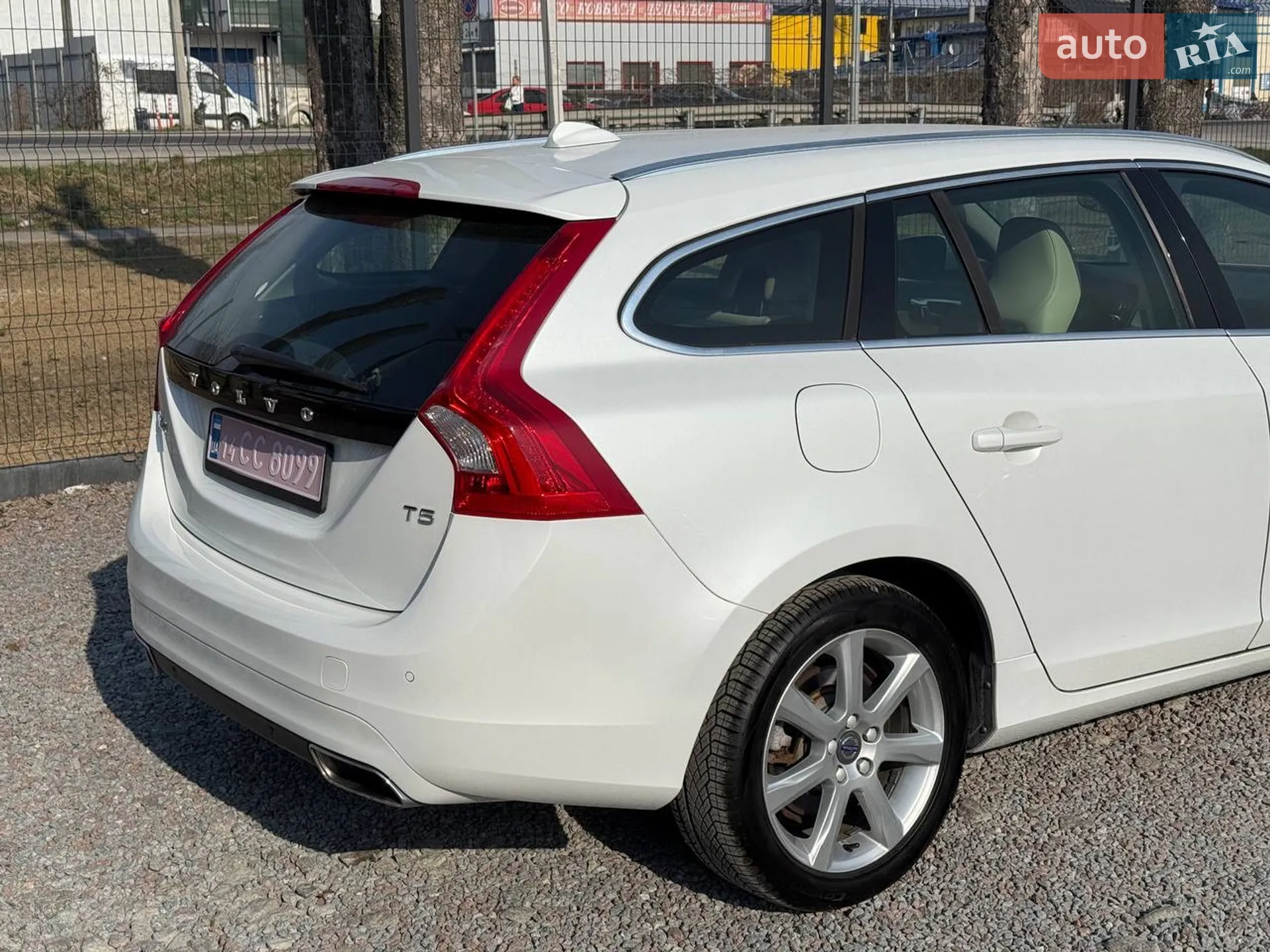 2017 Volvo V60 - мініатюра 15