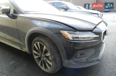 Универсал Volvo V60 2023 в Ивано-Франковске