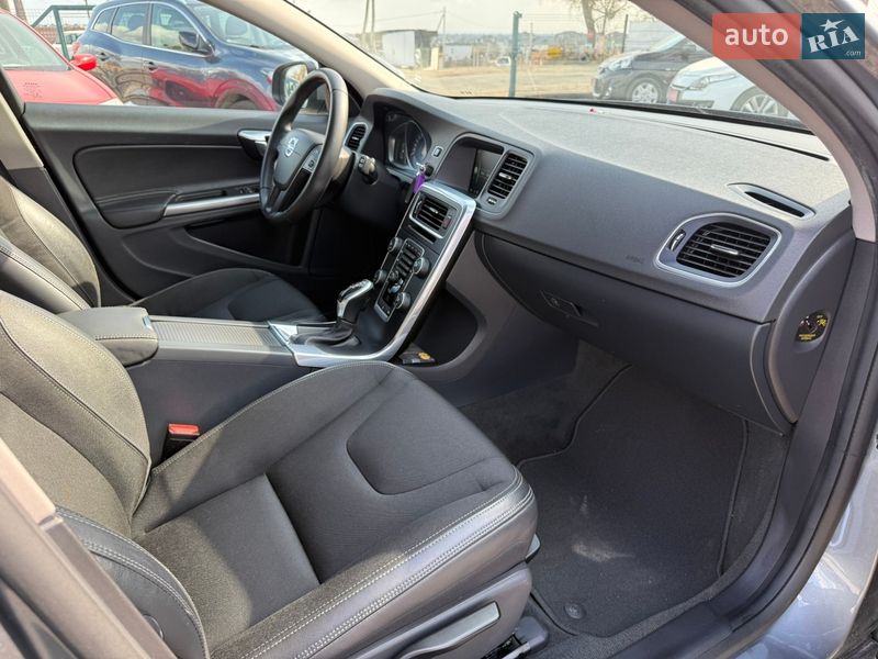 Универсал Volvo V60 2016 в Ровно
