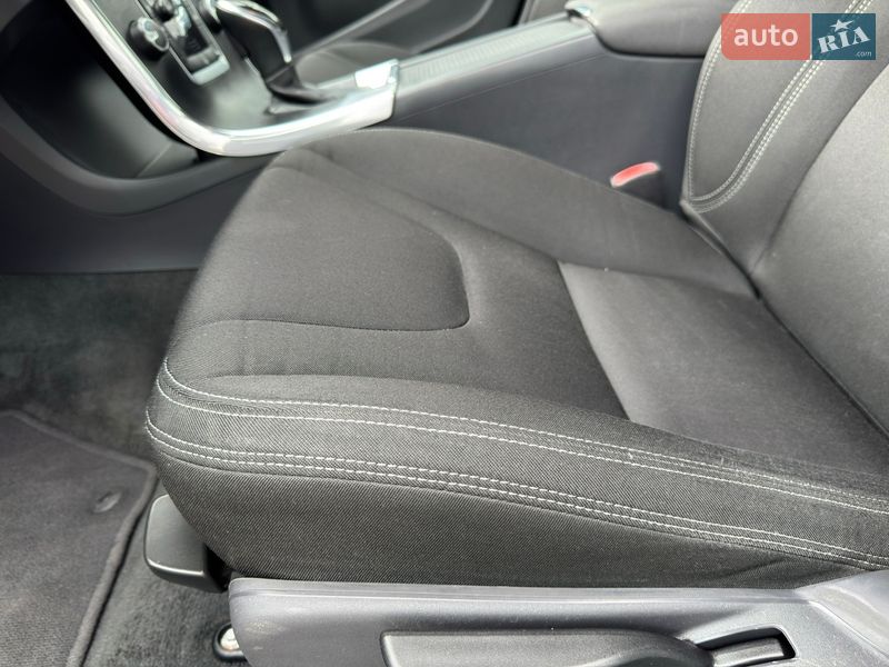 Универсал Volvo V60 2013 в Киеве фото 30 Универсал Volvo V60 2013 в Киеве