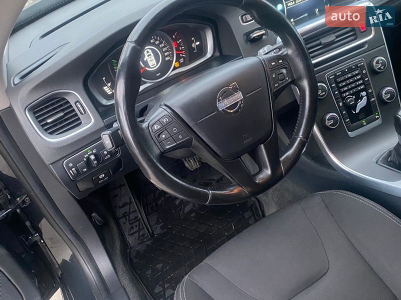 Универсал Volvo V60 2014 в Косове