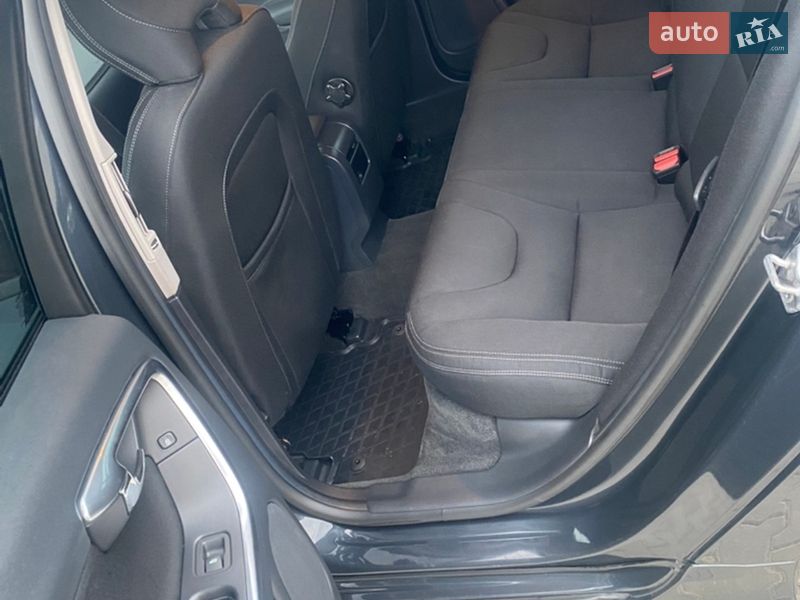 Универсал Volvo V60 2014 в Косове