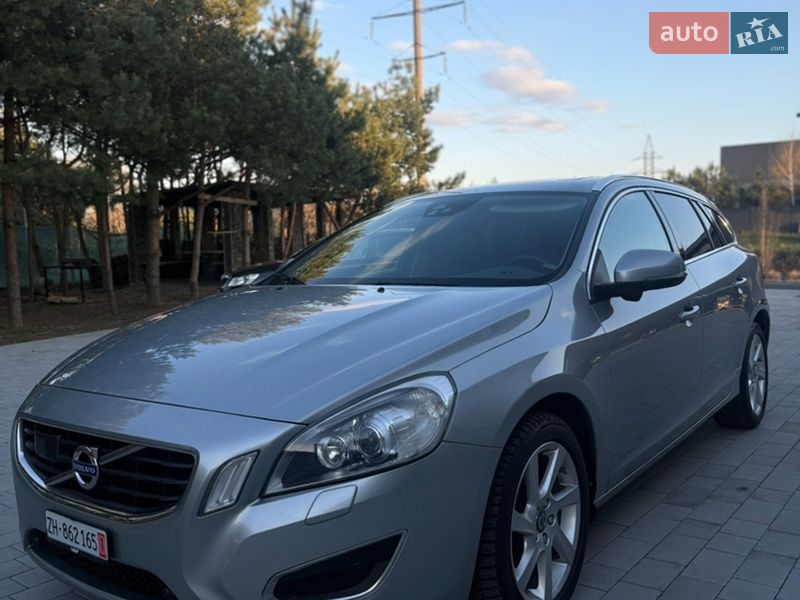 Універсал Volvo V60 2013 в Луцьку