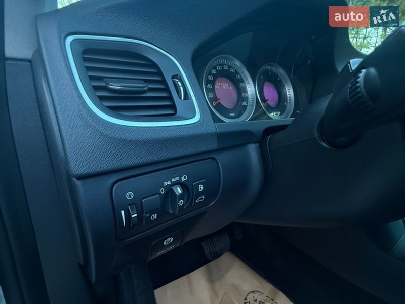 Універсал Volvo V60 2013 в Луцьку