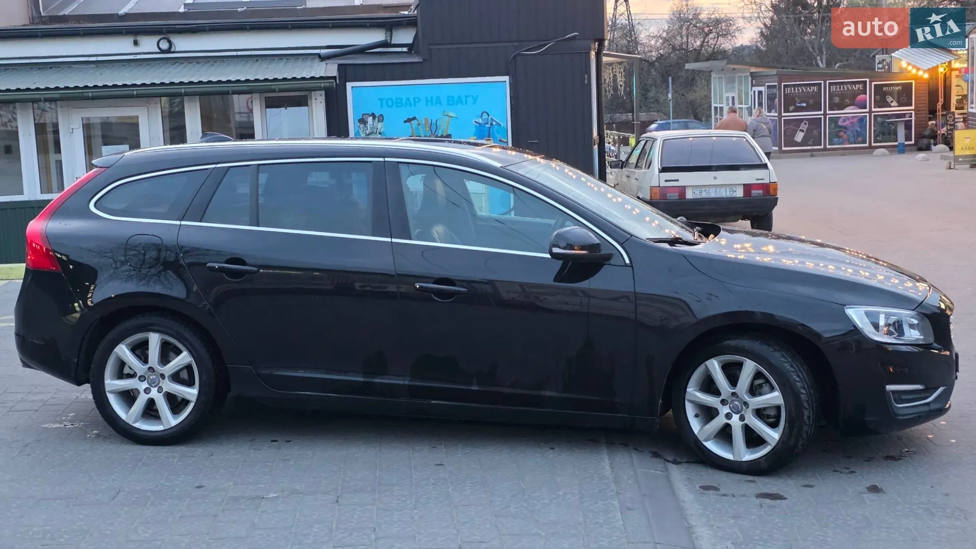 2017 Volvo V60 - мініатюра 8
