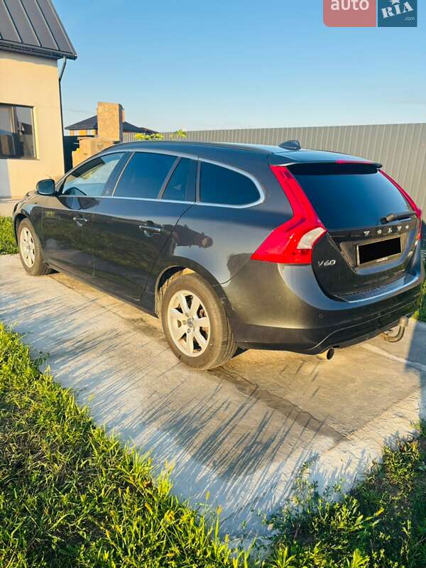 Универсал Volvo V60 2013 в Киеве