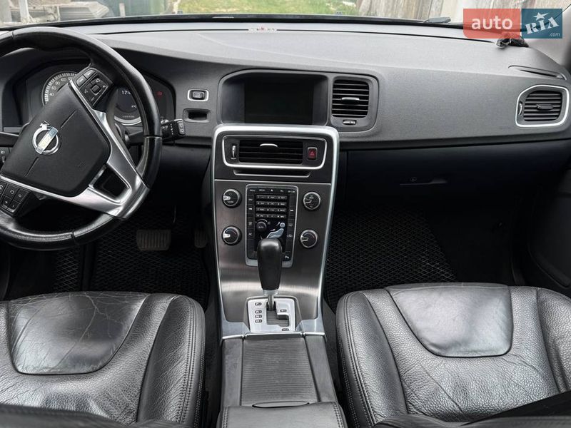 Універсал Volvo V60 2012 в Вараші