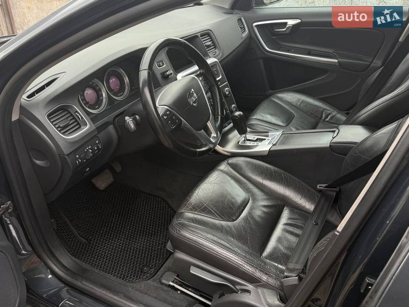 Універсал Volvo V60 2012 в Вараші