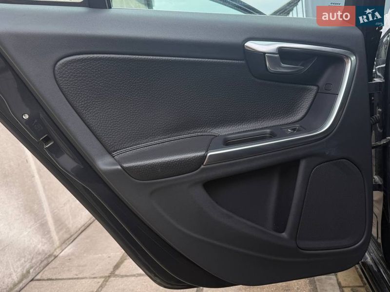 Універсал Volvo V60 2012 в Вараші