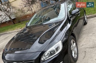 Універсал Volvo V60 2015 в Києві