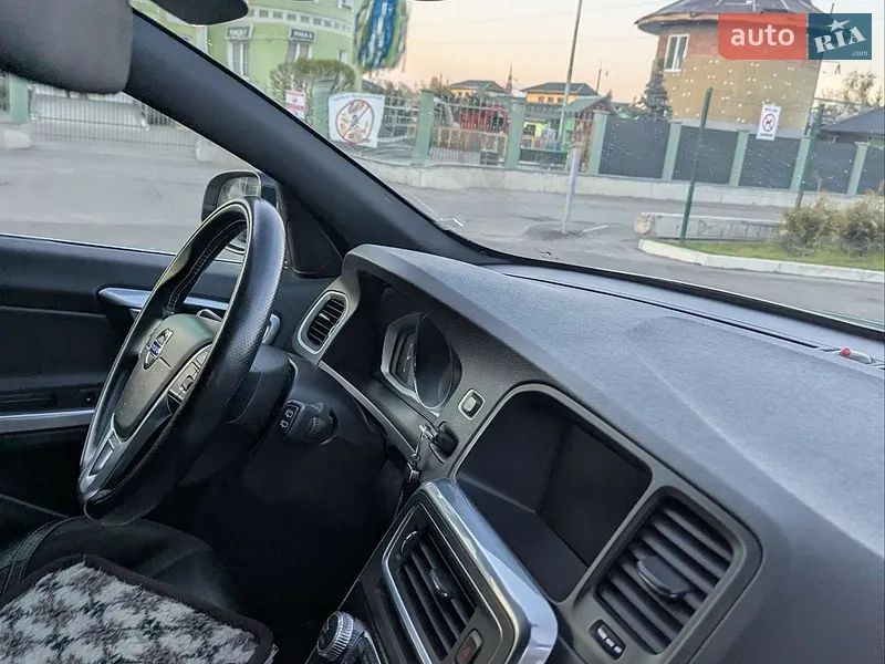 Volvo V60 2014 VIN YV1GWAA50F1224512 фото оголошення 28 з 126