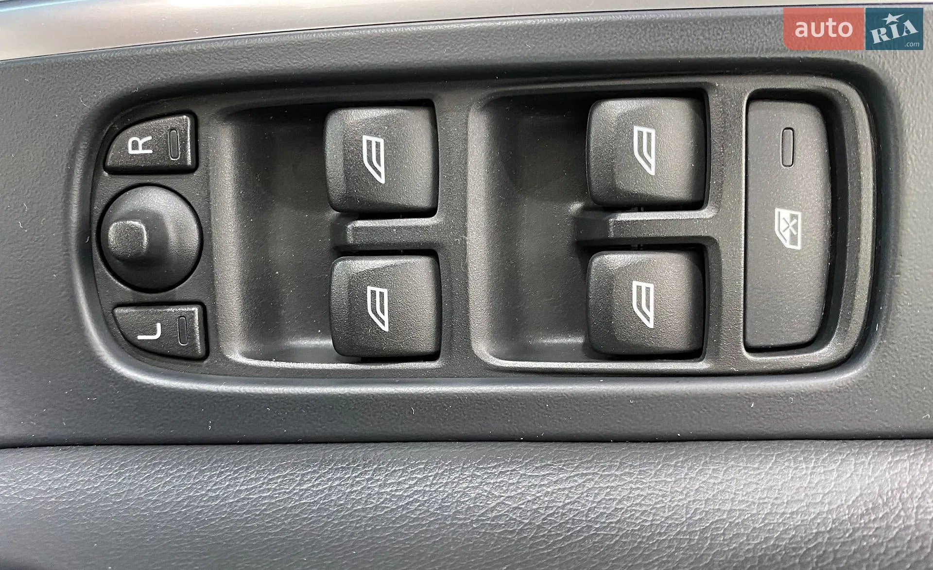 2018 Volvo V60 - мініатюра 12
