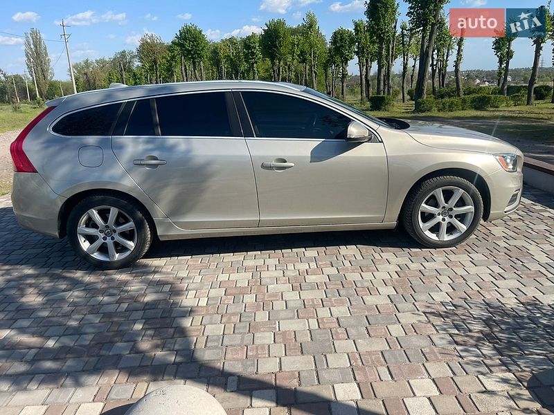 Универсал Volvo V60 2016 в Смеле