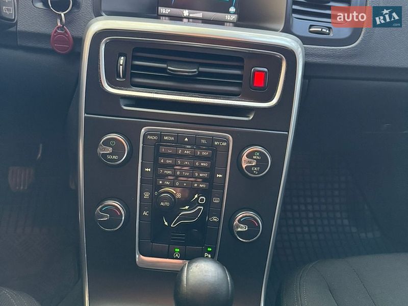 Універсал Volvo V60 2012 в Львові фото 16 Універсал Volvo V60 2012 в Львові