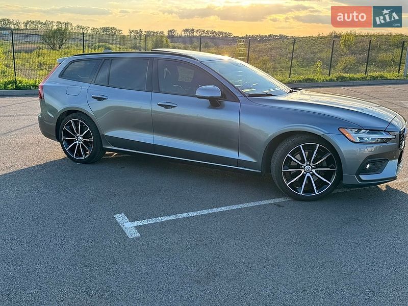 Универсал Volvo V60 2019 в Ровно
