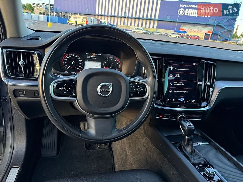 Универсал Volvo V60 2019 в Ровно