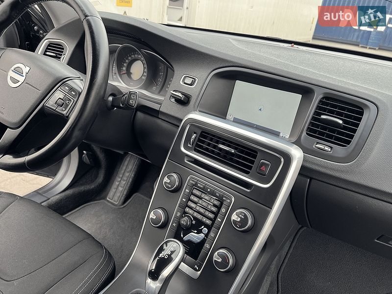 Универсал Volvo V60 2015 в Луцке
