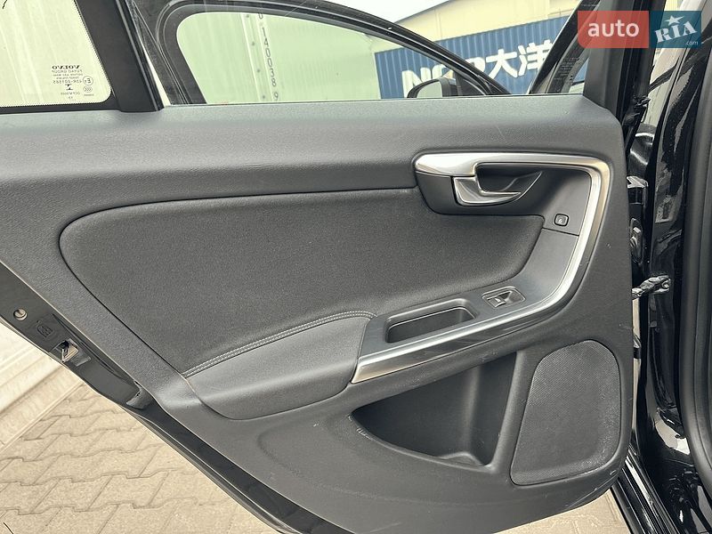 Универсал Volvo V60 2015 в Луцке