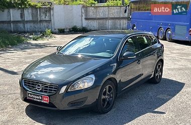 Универсал Volvo V60 2011 в Киеве