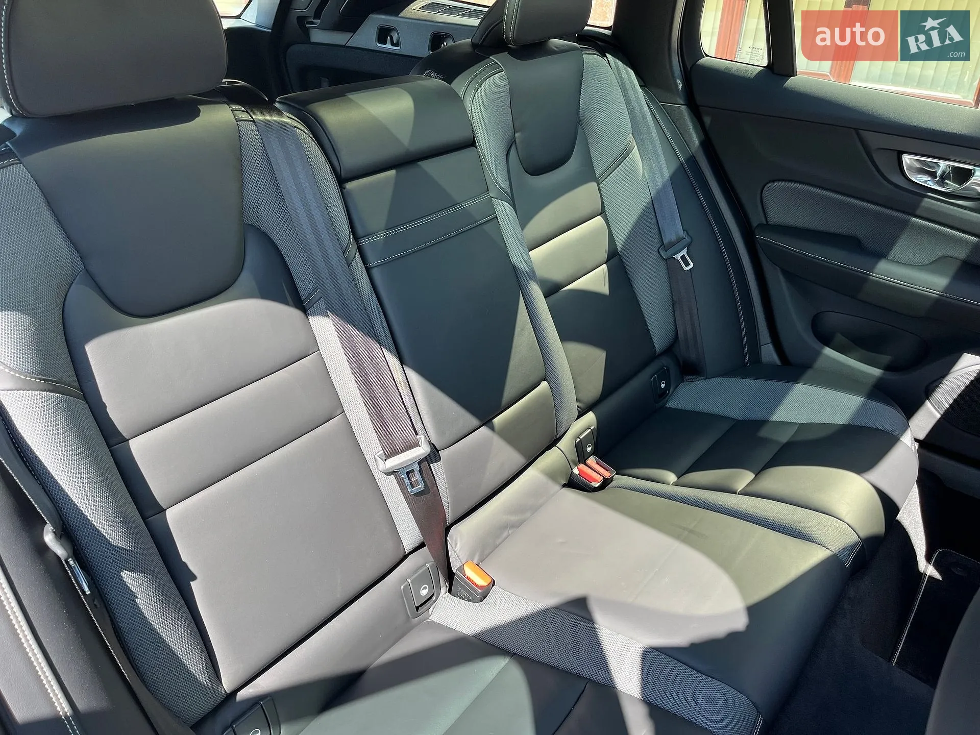 2019 Volvo V60 - мініатюра 19